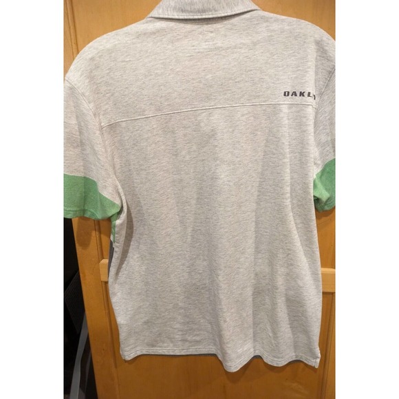 OAKLEY‎ MENS CONQUER PEFORMANCE GOLF SHORT SLEEVE POLO SHIRT Large - Picture 3 of 3